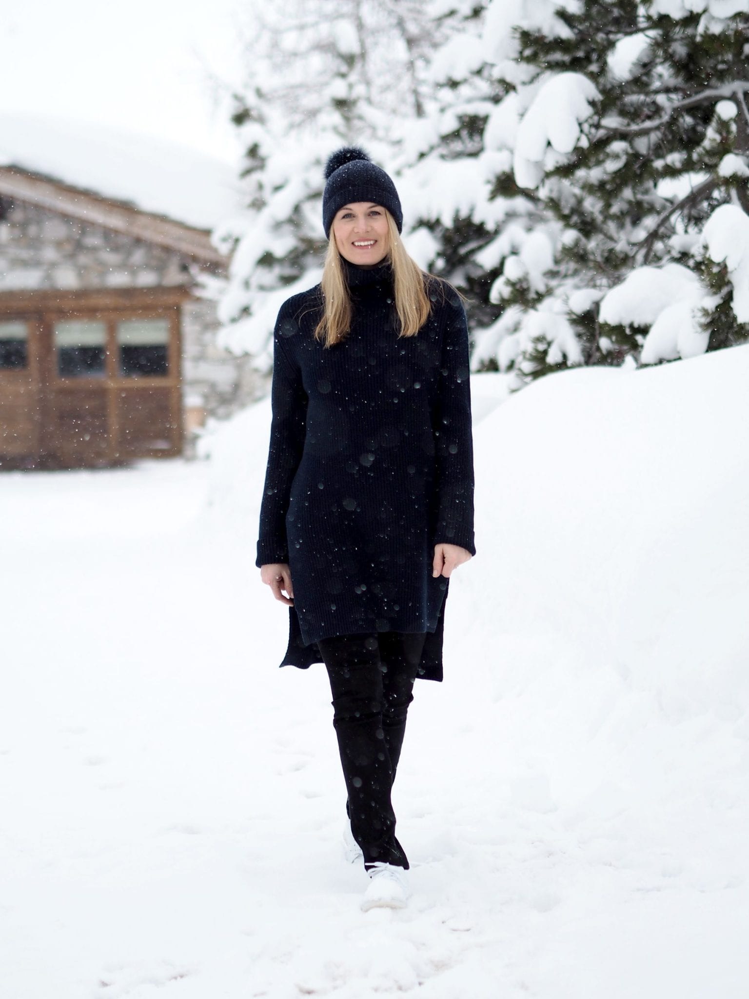 Style&Minimalism | It's Personal | Val D'Isère | Chalet Style | Ille De Coco Tunic, NYDJ Jeans, ME+EM Woolly Hat
