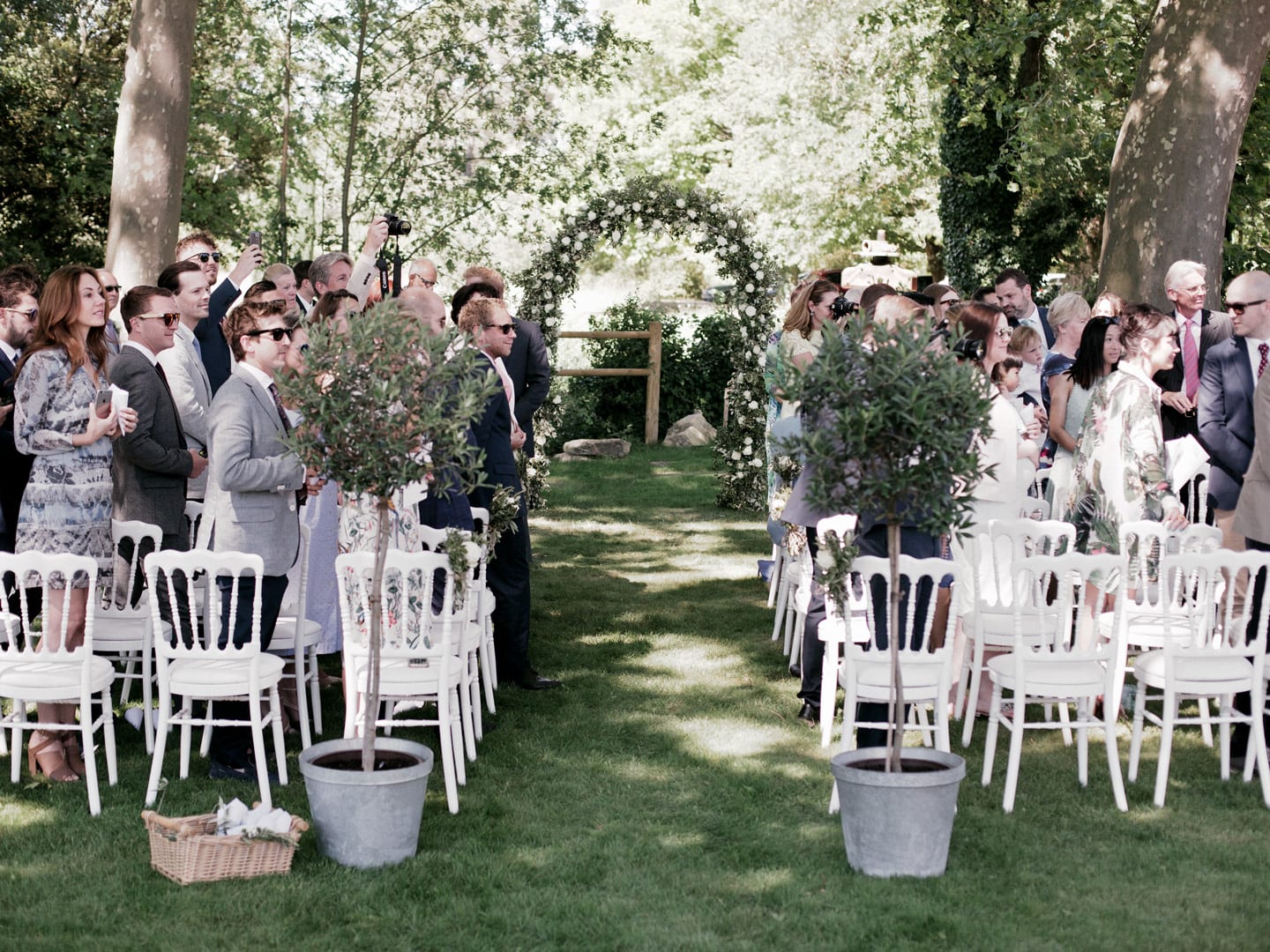 The aisle and rose arch