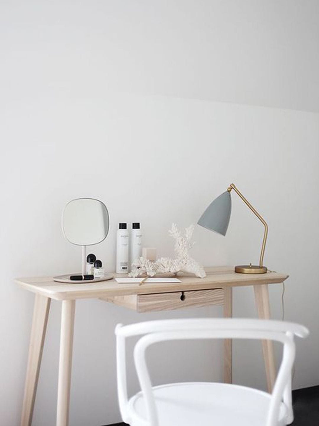 Bureau à domicile minimaliste scandinave Royaume-Uni